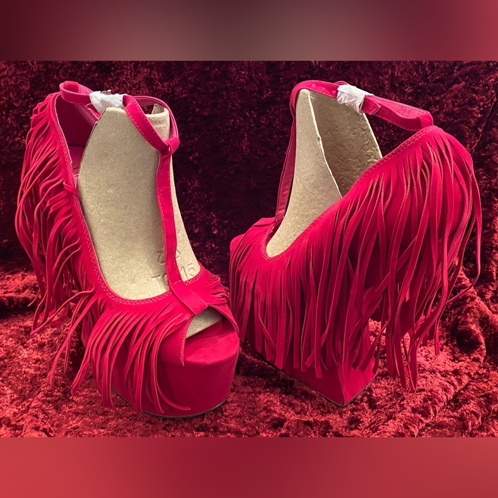 BNIB LILIANA AHAVA-20 Velvet Fringe Platform Heels Size 10 Fuchsia